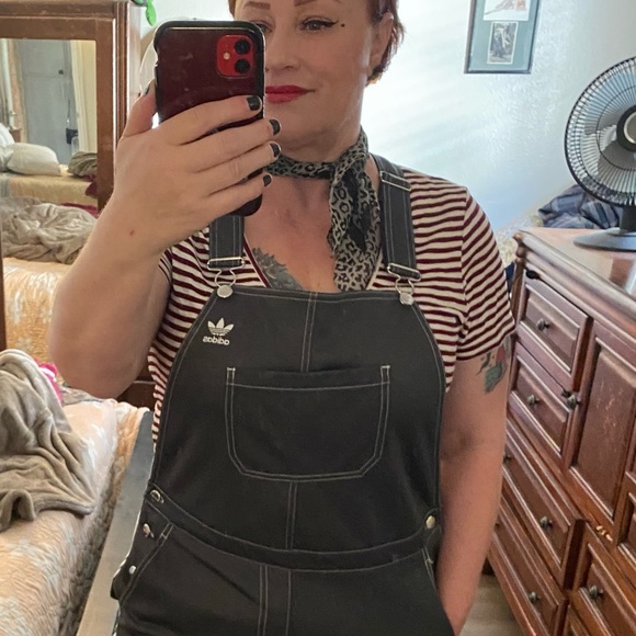 Meet your Posher, Leighanna - Picture 2 of 5